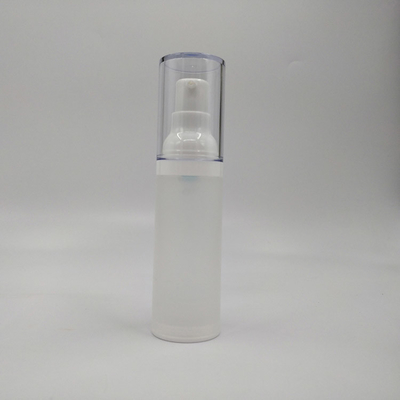 30 ml, 50 ml, 60 ml butelki z wodą i wodą