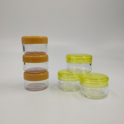 Drukowanie specjalnie zaprojektowanych plastikowych słoików kosmetycznych