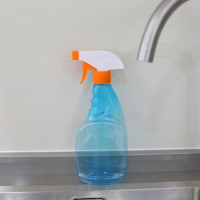 200 ml plastikowa butelka z pojemnikiem do rozpylania