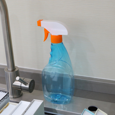 200 ml plastikowa butelka z pojemnikiem do rozpylania