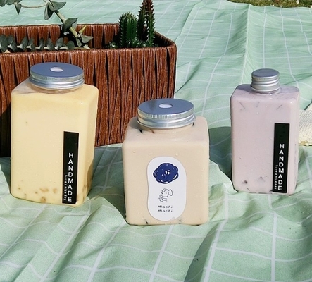 Niestandardowe plastikowe butelki na napoje ze śrubą na zębach i pokrywach