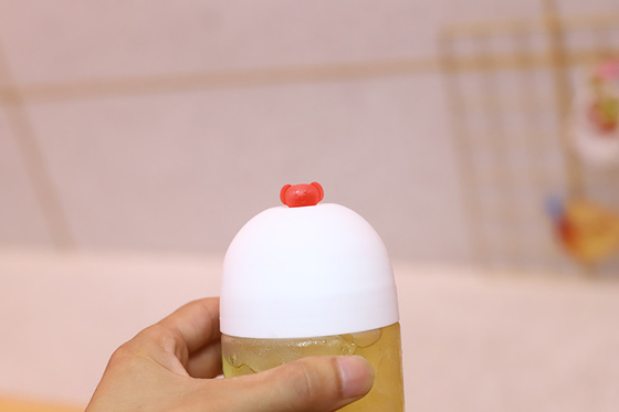 Plastikowe butelki na herbatę z mlekiem z śrubą na pokrywie