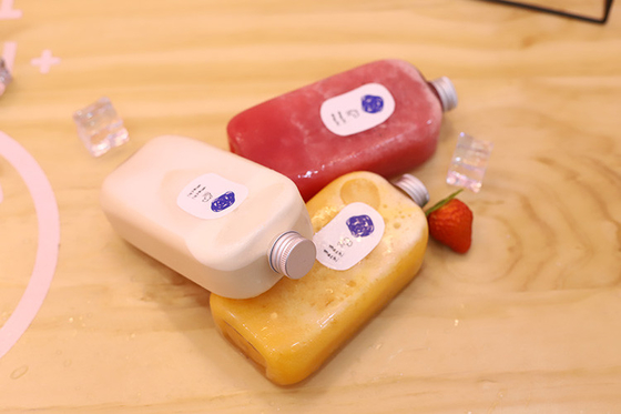Dostosowywalne plastikowe butelki do herbaty z mlekiem o pojemności 120 ml ze śrubą na pokrywie
