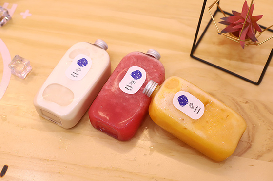 Dostosowywalne plastikowe butelki do herbaty z mlekiem o pojemności 120 ml ze śrubą na pokrywie