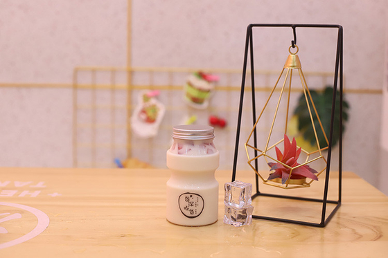 Wygodne średnie butelki herbaty z mlekiem z śrubą na pokrywie pojemność 0,5 kg