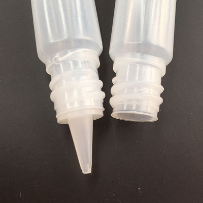 Małe butelki PET do przechowywania i transportu płynów