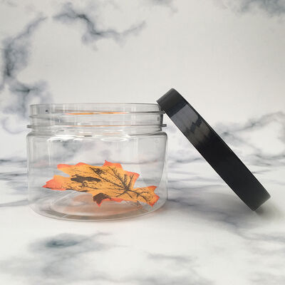 Przezroczyste plastikowe pojemniki idealne do bezpiecznego pakowania kosmetyków, składników żywności i małych elementów elektronicznych