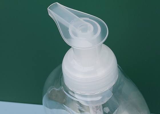 Łatwe wypełnianie plastikowej butelki z pianki z PET i PP