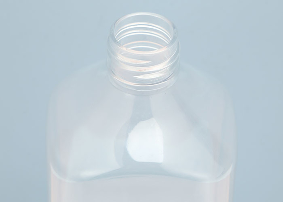 Puste przezroczyste plastikowe butelki na balsam z dozownikiem pompy