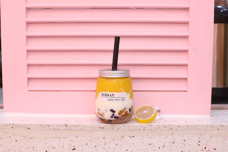 Nowoczesne butelki do herbaty z mlekiem, przezroczysta zakręcana pokrywka, trwałe, wielokrotnego użytku pojemniki z tworzywa sztucznego, idealne do pakowania i przechowywania napojów