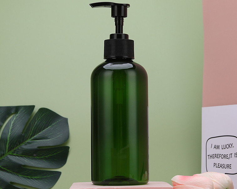 Gorąca sprzedaż Jasny pusty PET 500ml Żel prysznicowy butelka z tworzywa sztucznego Pielęgnacja włosów Biały płaski kwadratowy szampon, balsam, pompa plastikowa butelka